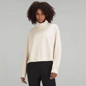 Lululemon softstream turtleneck pullover